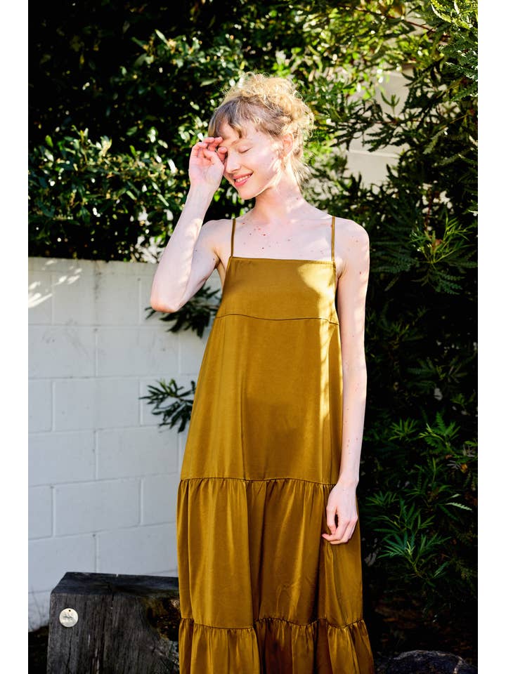 Lara Daisy - Wholesale Dress - Women's - Square Neck Ruffled Hem Cami Midi Dress9