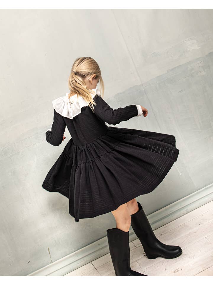 Cosmosophie - Wholesale Jurk - Kinderen - Yves zwarte jurk met grote witte kraag4