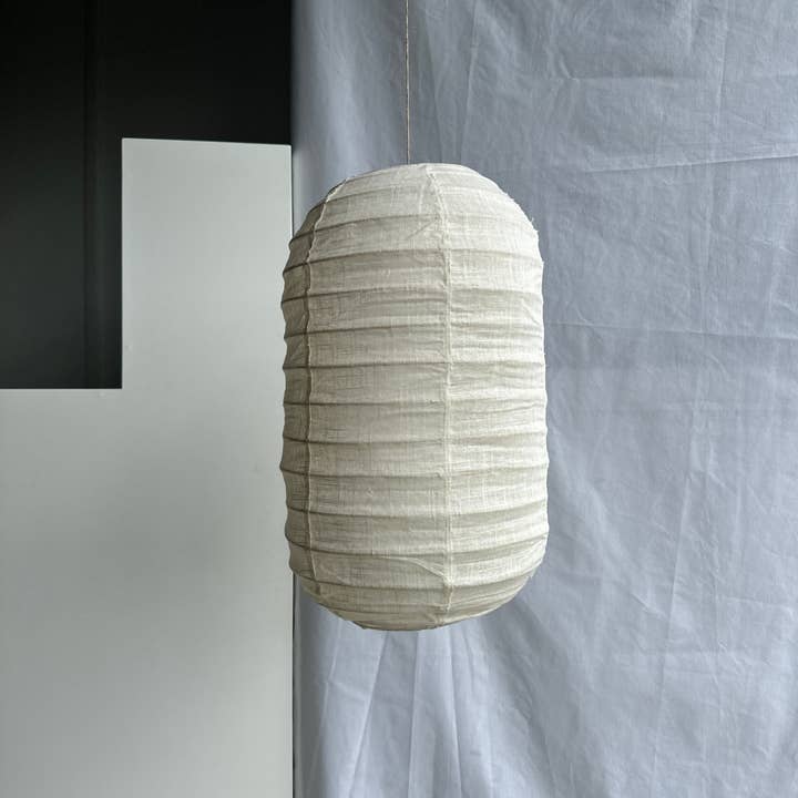 Office Objets - Wholesale Chandelier/hanging light - Small Japanese-style lantern-shaped pendant light in rattan and natural linen H50 D3024