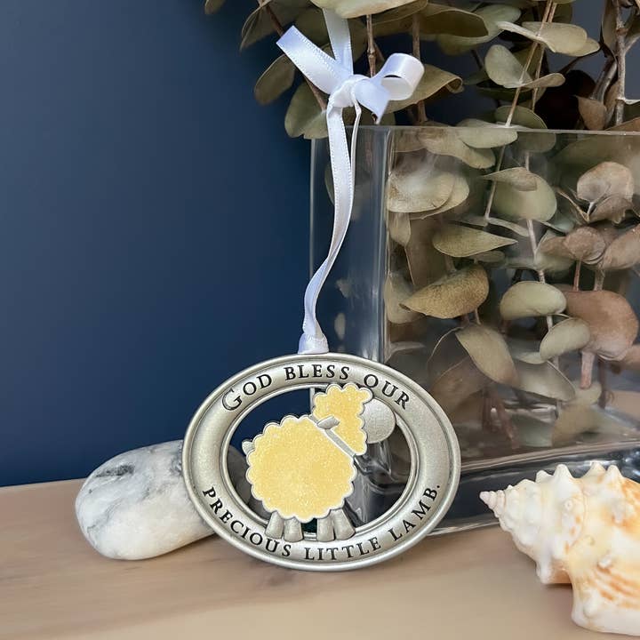 Abbey + CA Gift - Wholesale Ornament - Kinderen en baby - Medaille voor gele lamswieg1