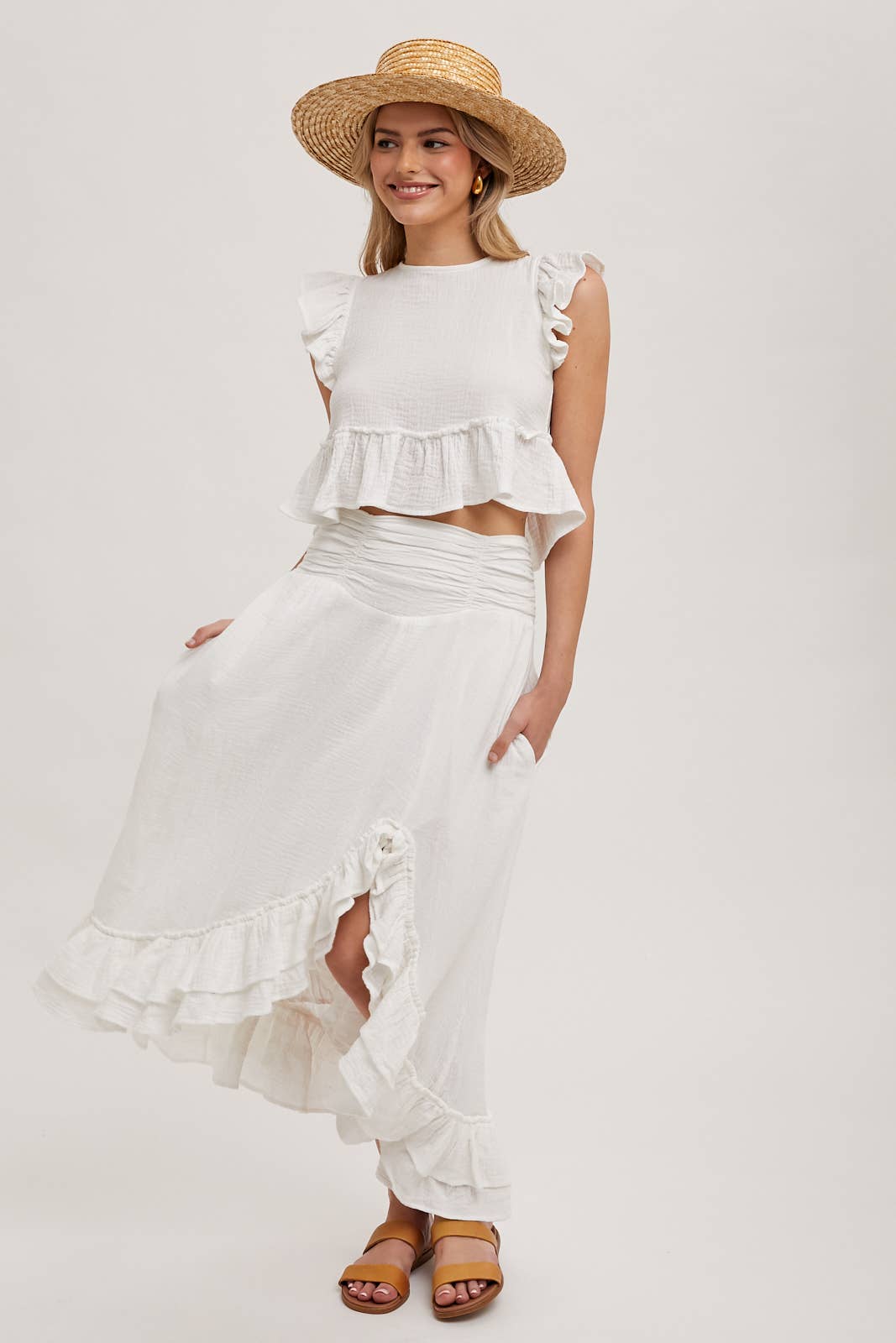 Bluivy – Großhandel Set aus Oberteil und Rock – Damen – MINIROCK-SET MIT CROP TOP UND SEITENSCHLITZ MIT RÜSCHENBESATZ24