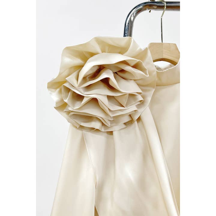XHHH Inc - Wholesale Blouse - Women's - Asymmetrical Floral Blouse