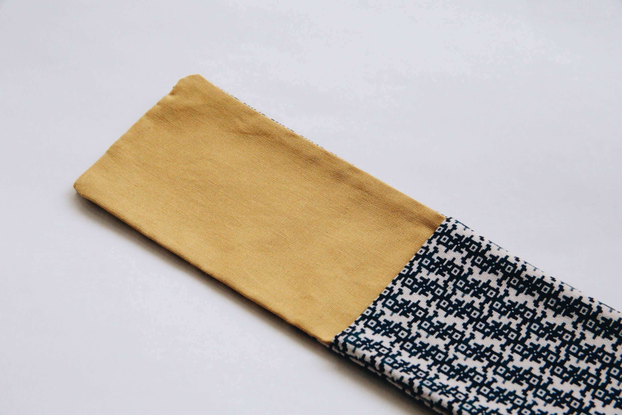 Nyra Design - Wholesale Table Runner - Bo Cutlery Table Set Design 031