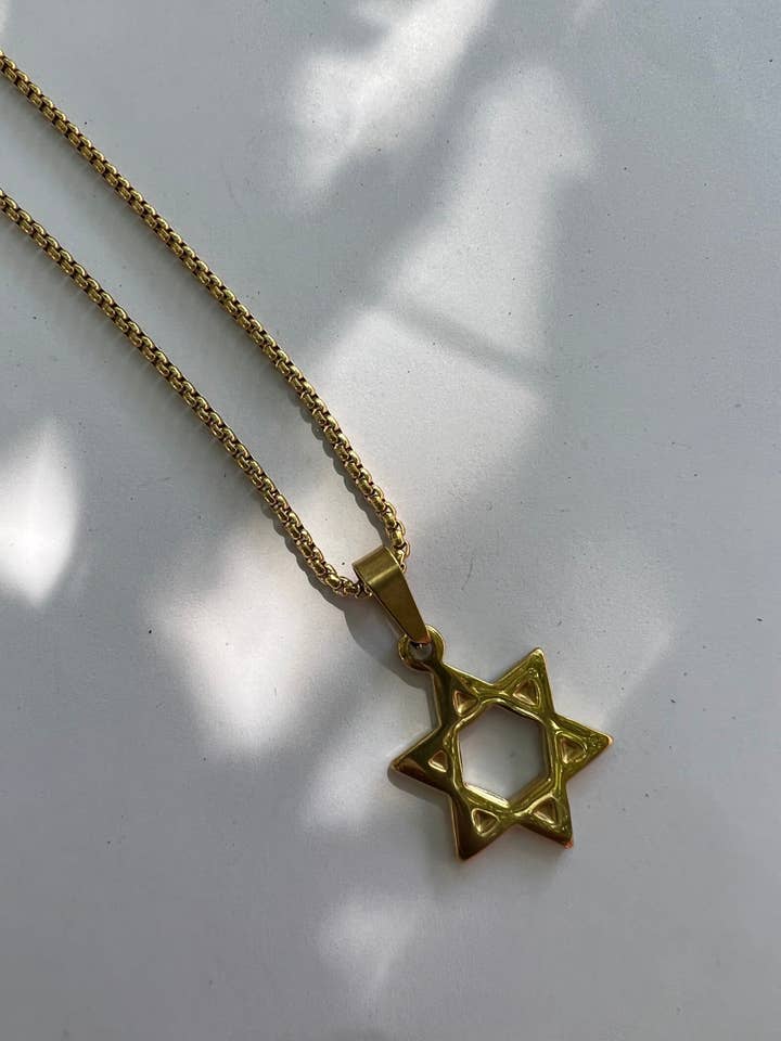 Collier trempé en or David Star pour la vente par Feline Jewelry Studio Universe