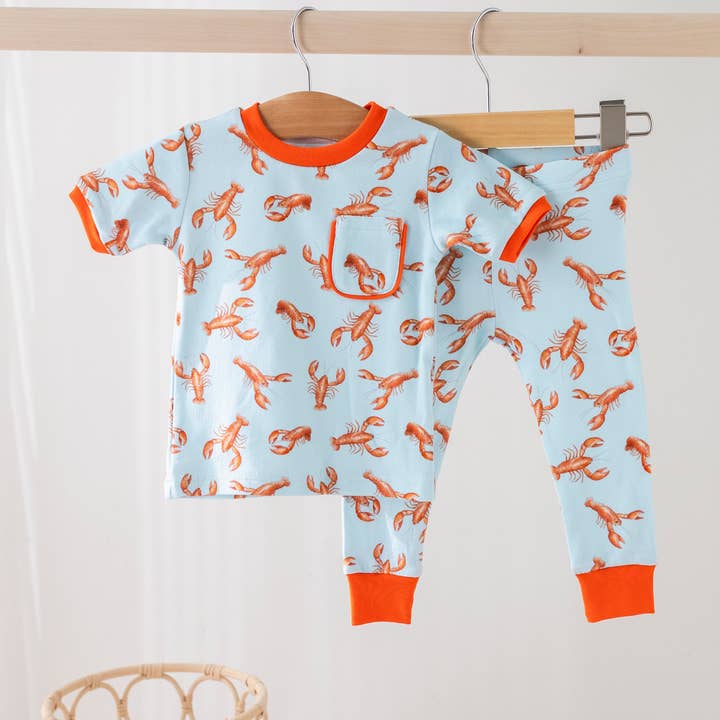 Pinch & Peel pyjama met langoesten van biologisch katoen voor wholesale door Nola Tawk