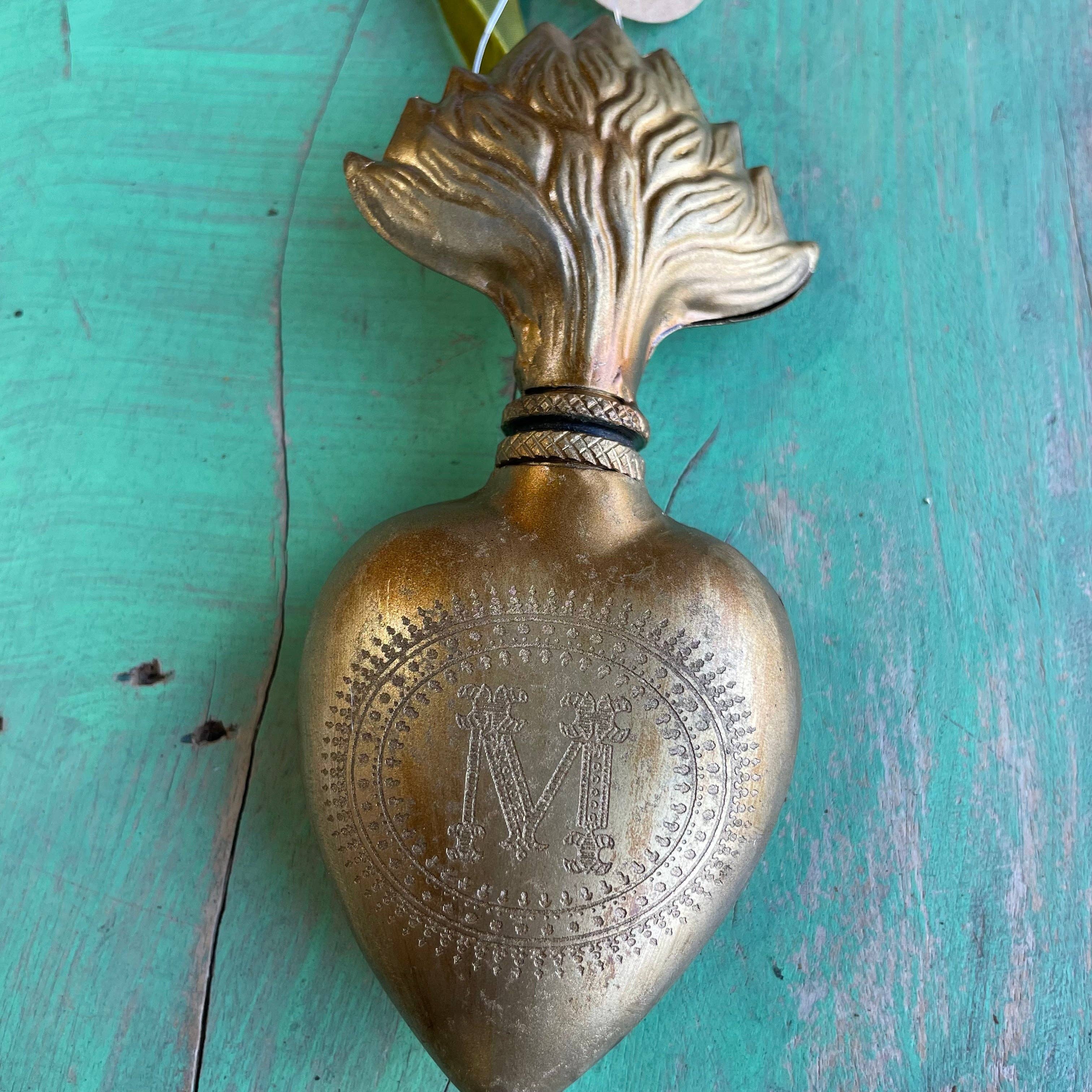 Love and Honor Jesus LLC – wholesale Decorative tabletop object – Sacred Heart Holy Water Font5