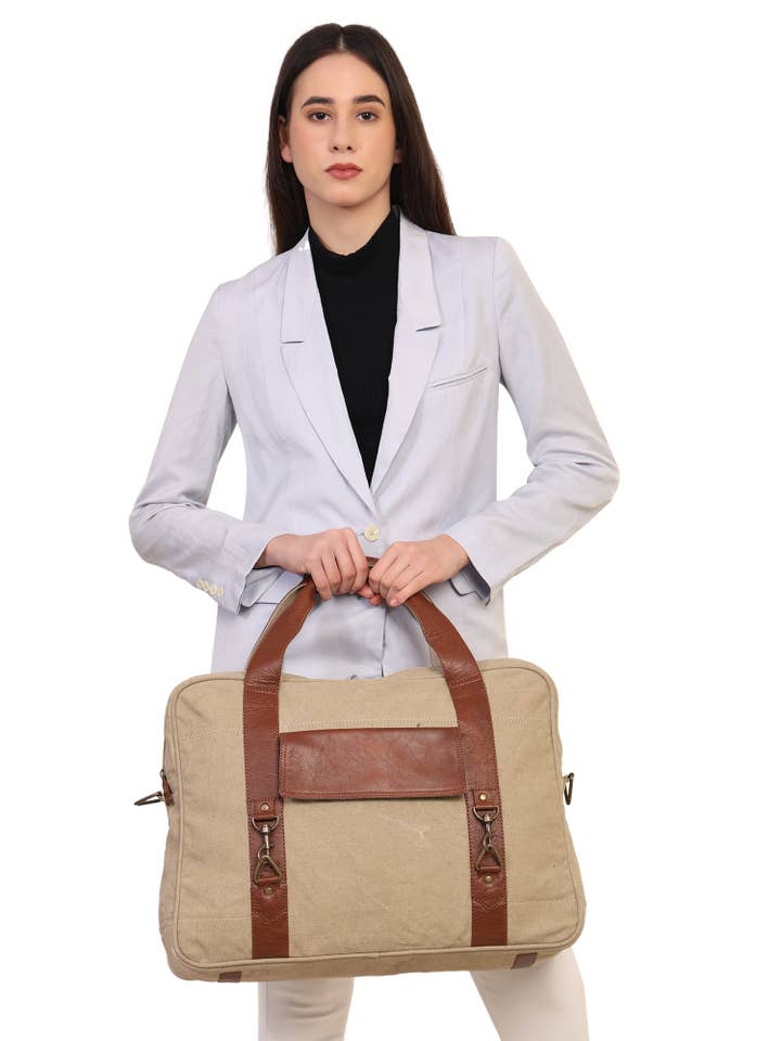 FLINT DUFFLE, BEIGE M-1854 (CUERO ORIGINAL) para venta al por mayor de Mona B.