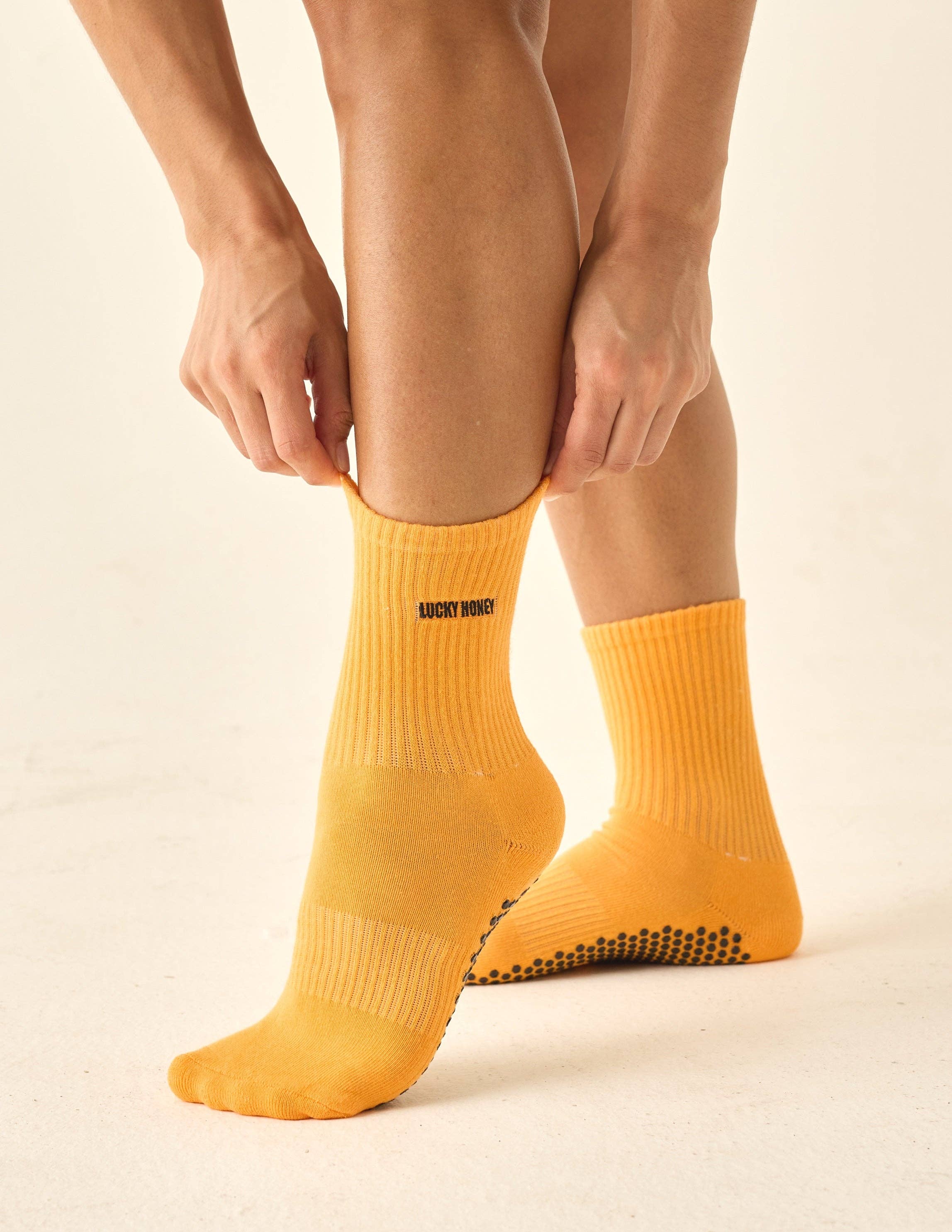 LUCKY HONEY - Wholesale Socks - Women's - The Core Grip Sock2