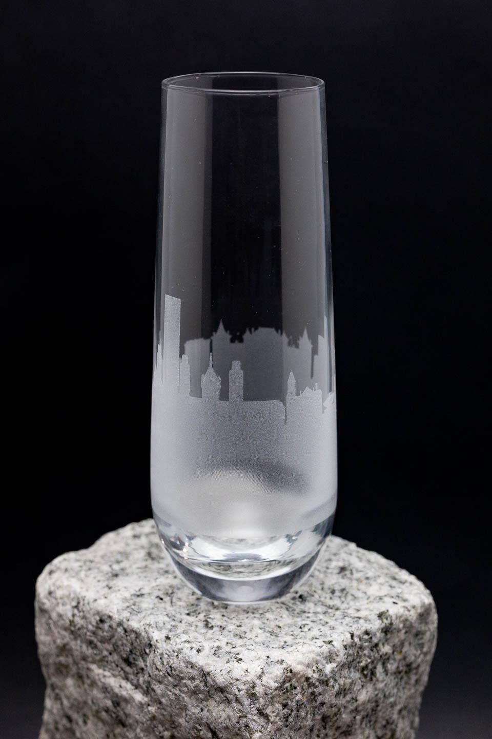Urban & Etched – wholesale Champagne flute – Albany, New York Skyline Stemless Champagne Flute Barware3
