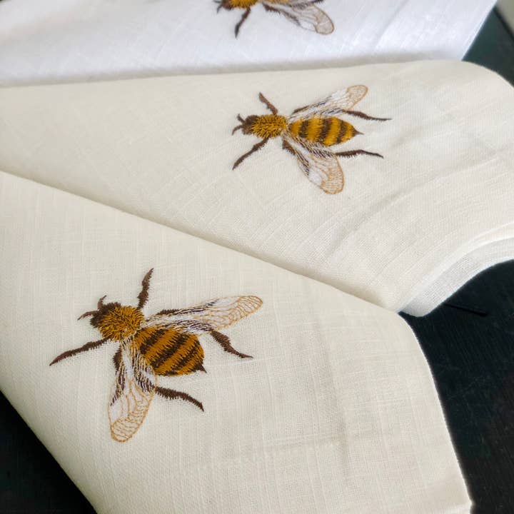 Belle Linen - Wholesale Dinner & cloth napkin - Vintage Embroidered Bumble Bee White Linen Napkin2