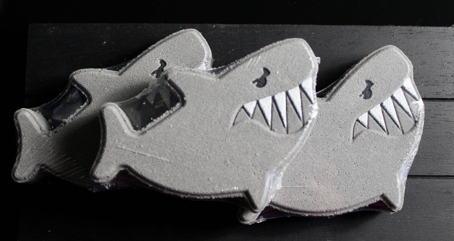 Wicked Bubbles LLC - Wholesale Bath Bomb/Fizz - Shark Bath bomb - 4.5 oz - Bite me! Scent3