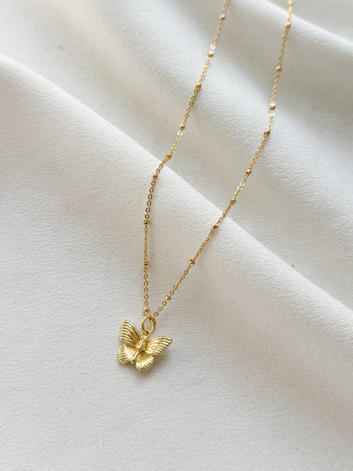 La Colección de Vida Silvestre - Collar con Colgante de Mariposa para venta al por mayor de Ellis Grey Jewellery