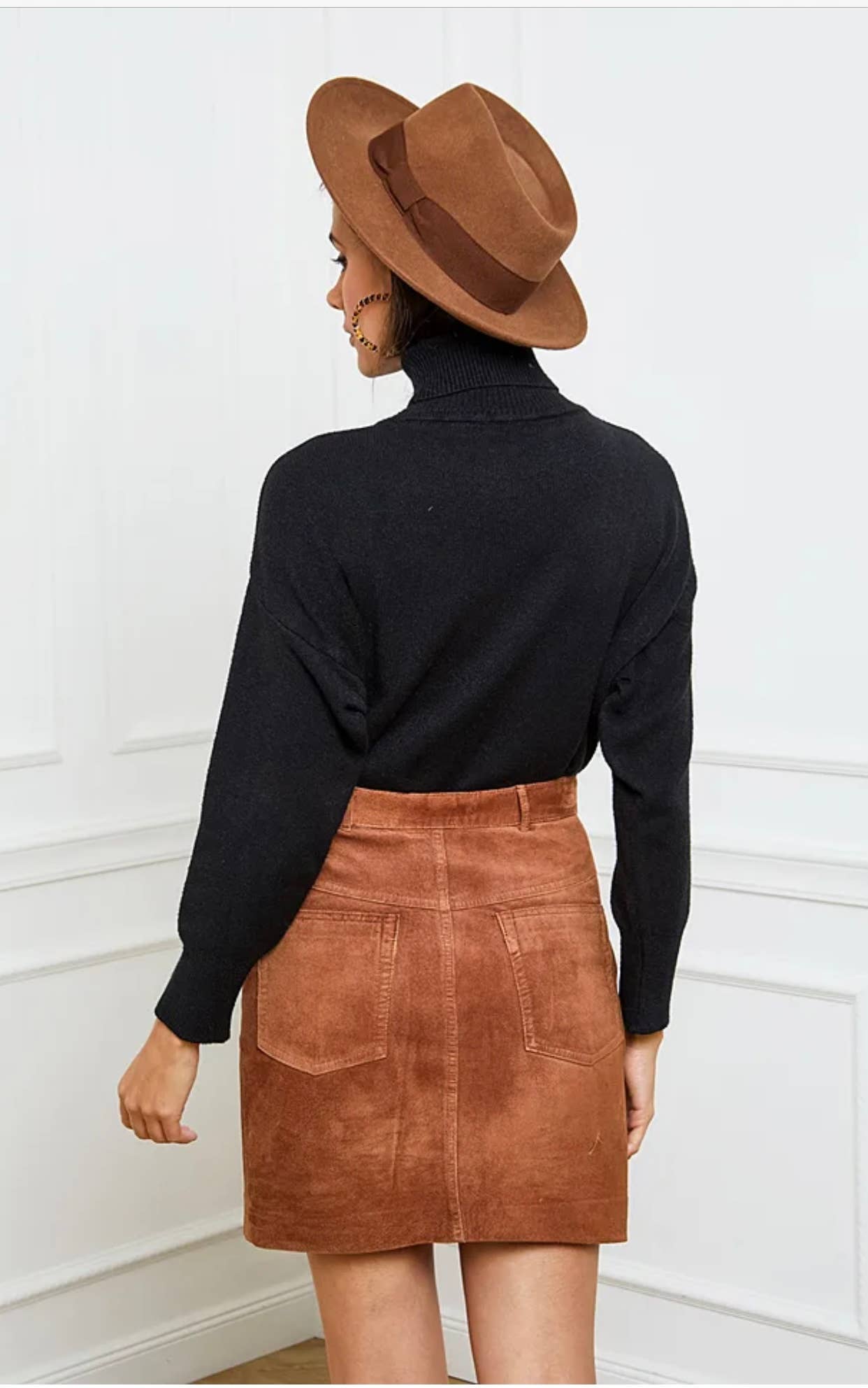 LÉA & LUC – wholesale Knitted jumper – Women′s – Turtleneck sweater with pockets REF. 003063