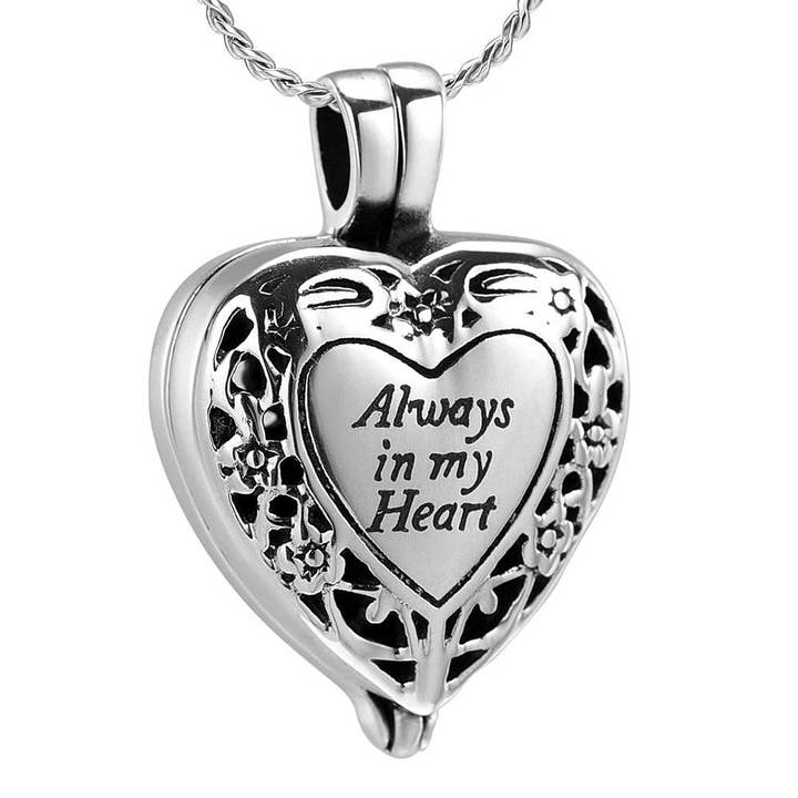 Collier d'urne de crémation « Always In My Heart » en forme de cœur pour la vente par Cherished Emblems