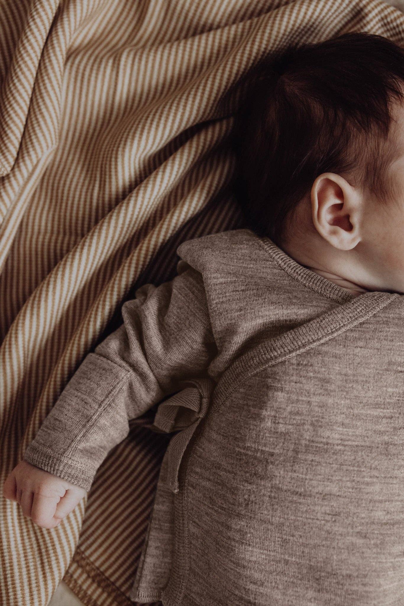 Finch & Fable - Vendita all'ingrosso Cardigan - Neonati - Cardigan in pile di lana color sabbia2