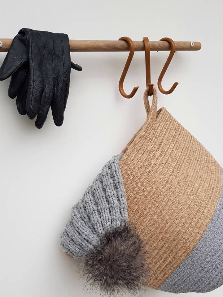 Porte-manteau 2HangIt avec 3 crochets en cuir pour la vente par Nordic Function