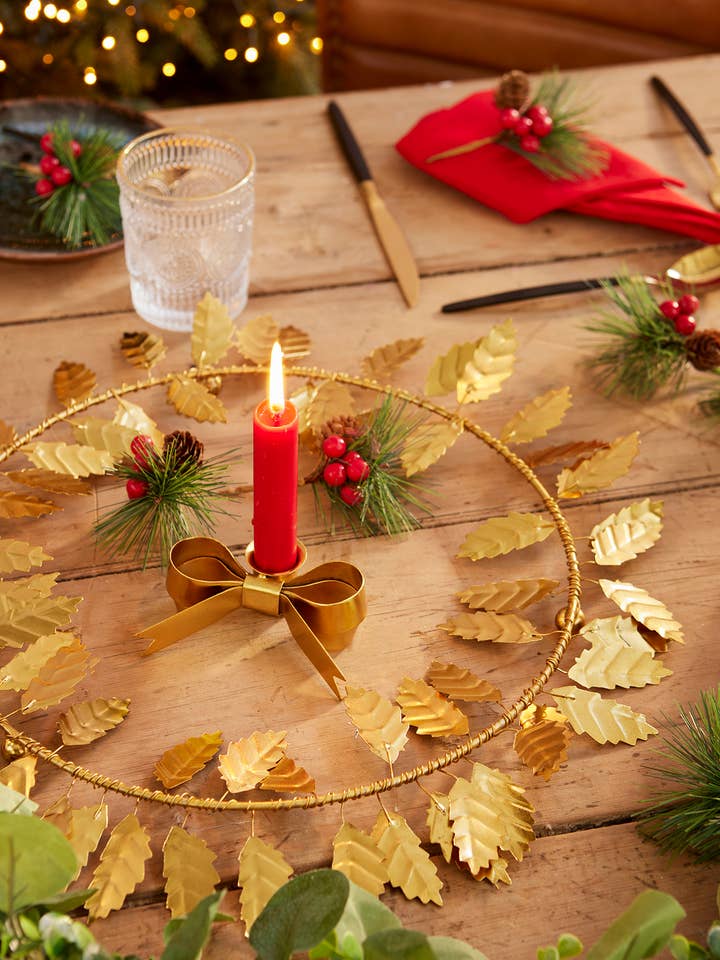 Large Metal Leaf Garland Table Centre for wholesale by Namaste