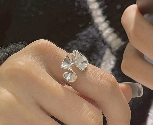 happyzzzsu – wholesale Band/stacked ring – 925 Sterling Silver Unique Irregular Wave Ring2