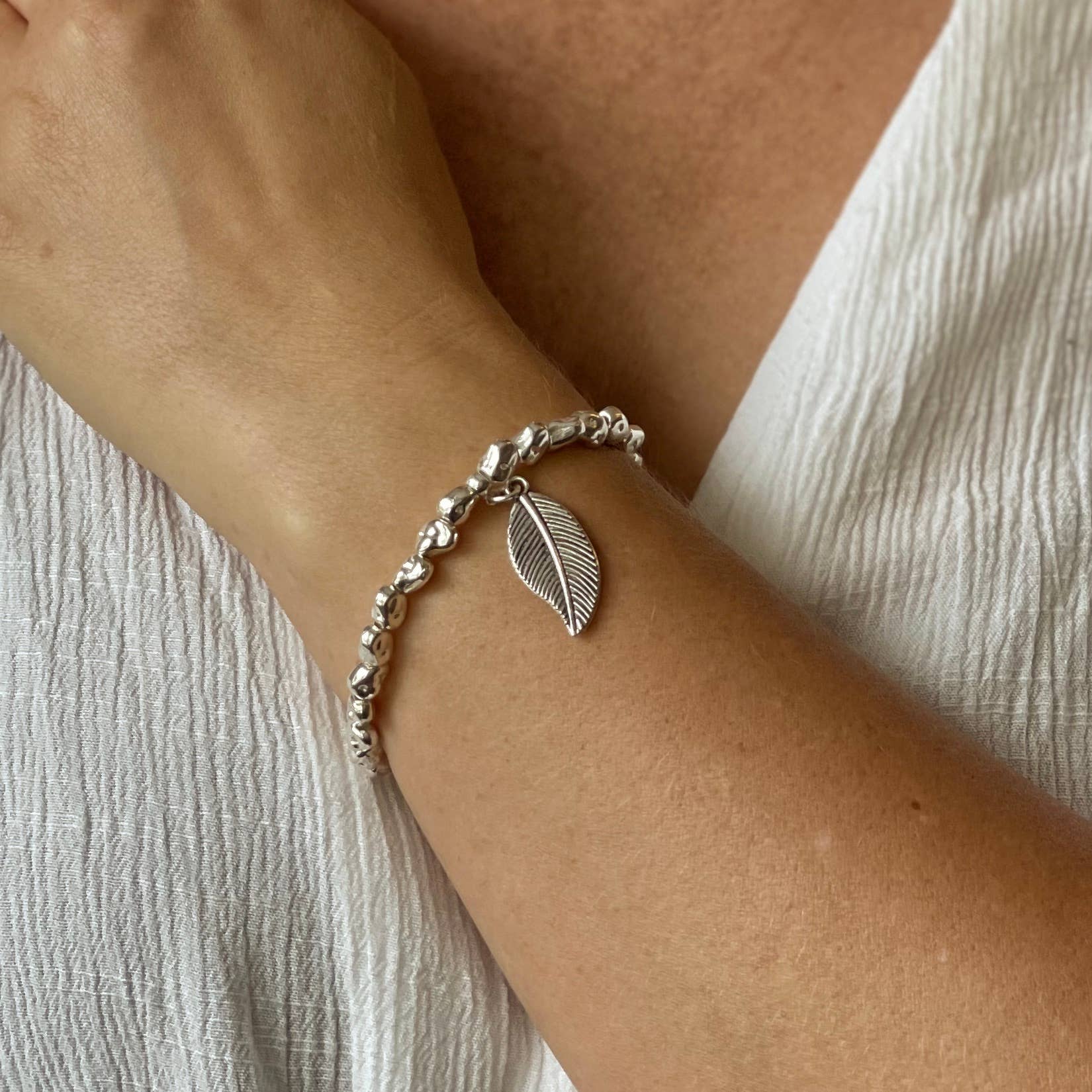 Suzie Blue Canada - Wholesale Charm/Dangle Bracelet - Leaf Charm Nugget Bracelet in Silver Plate1