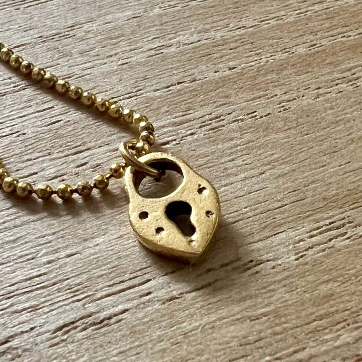 Nellie Pratt Artisan Jewelry - Wholesale Beaded/Pearl Necklace - Locked In gold faceted bead chain necklace