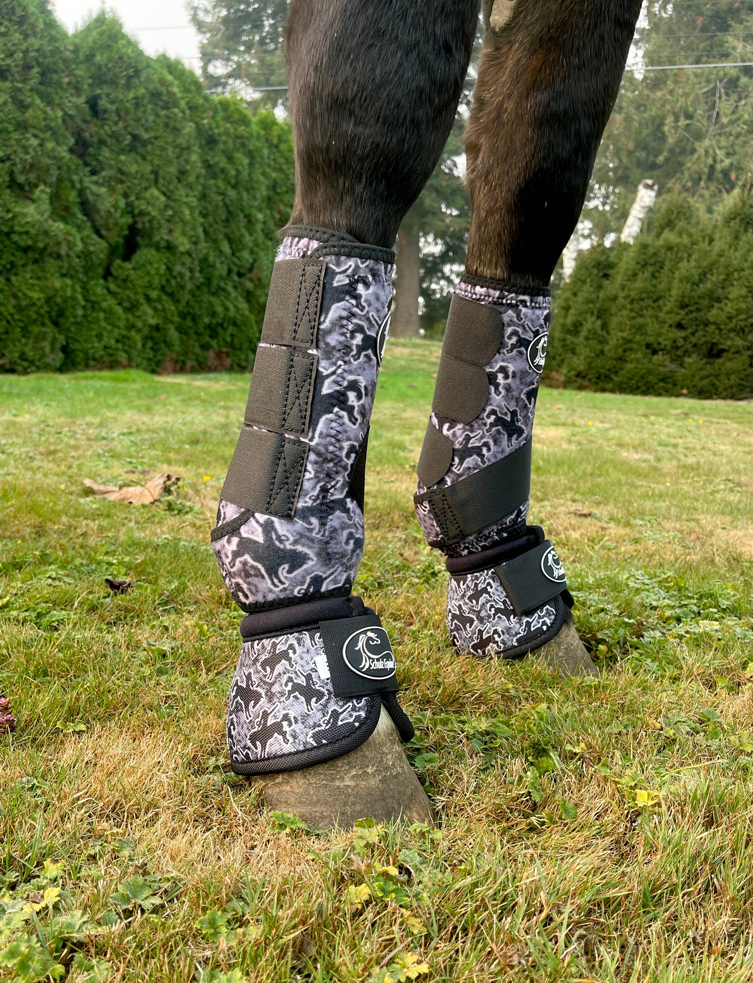 Schulz Equine – wholesale Ridutrustning – Schulz Equine bell boots med livfulla mönster22