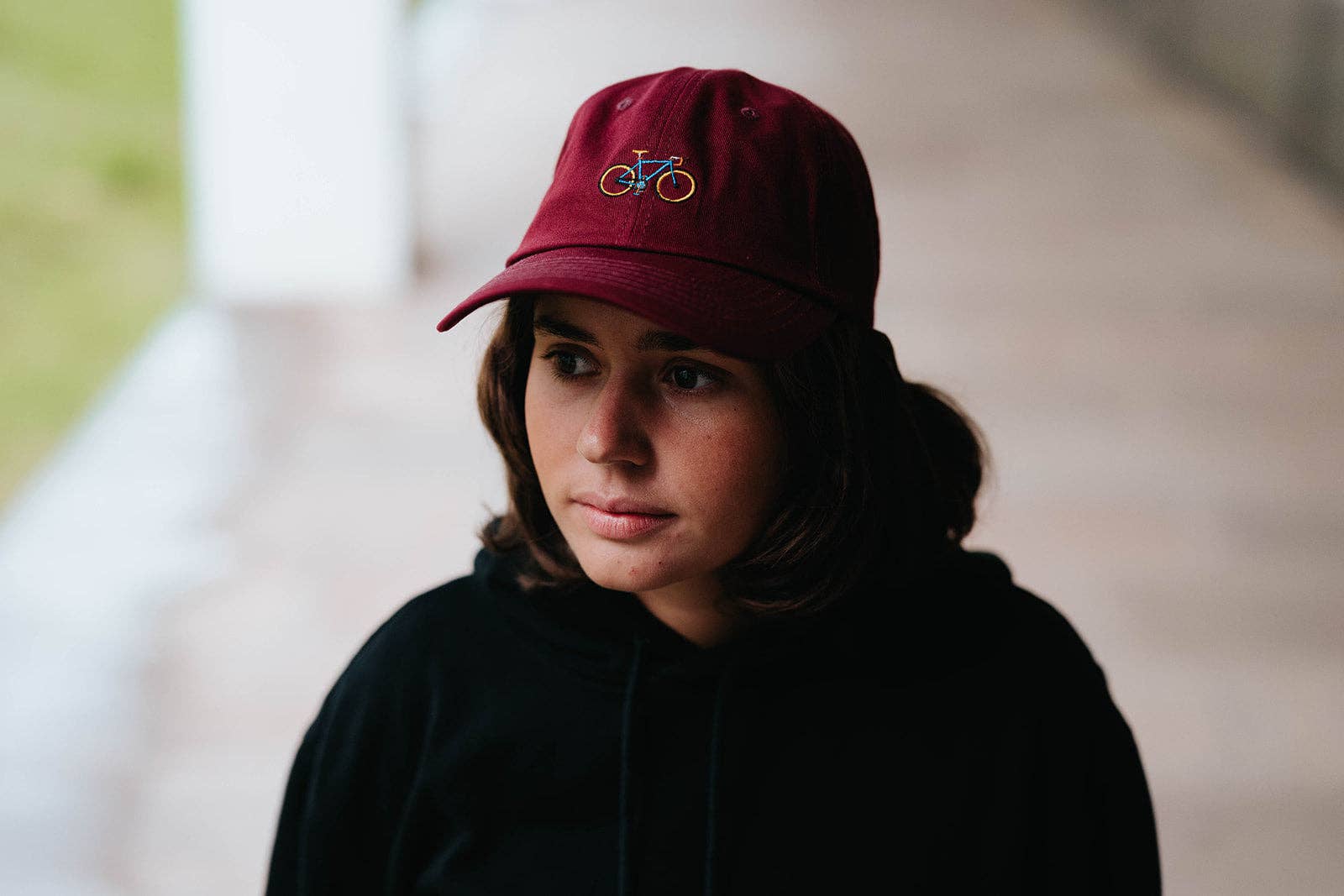 Red Fiets - Rode Baseballpet for wholesale on Faire6