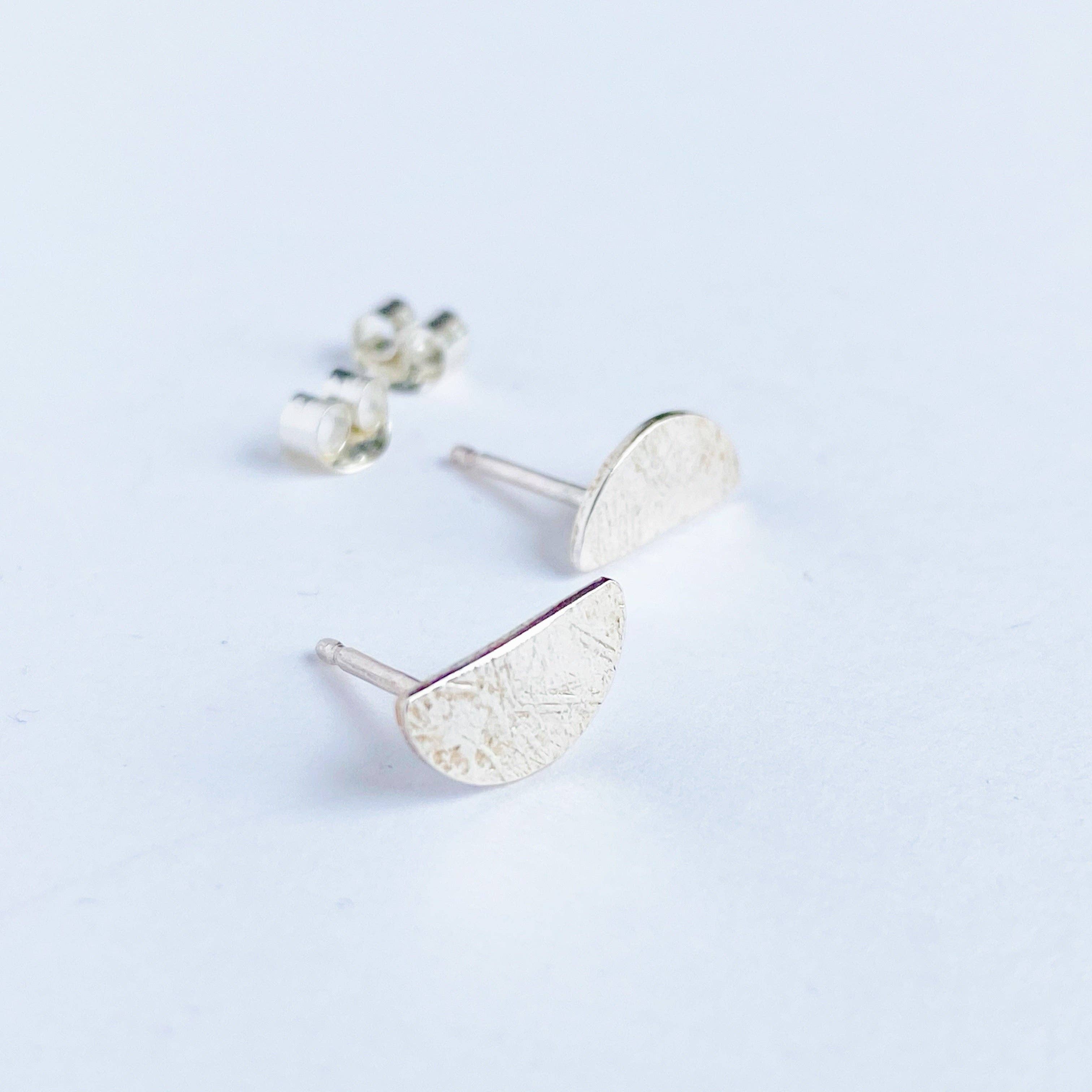 Shepherd’s Run Jewelry - Vente Clous d'oreille - Clous Demi-Lune6