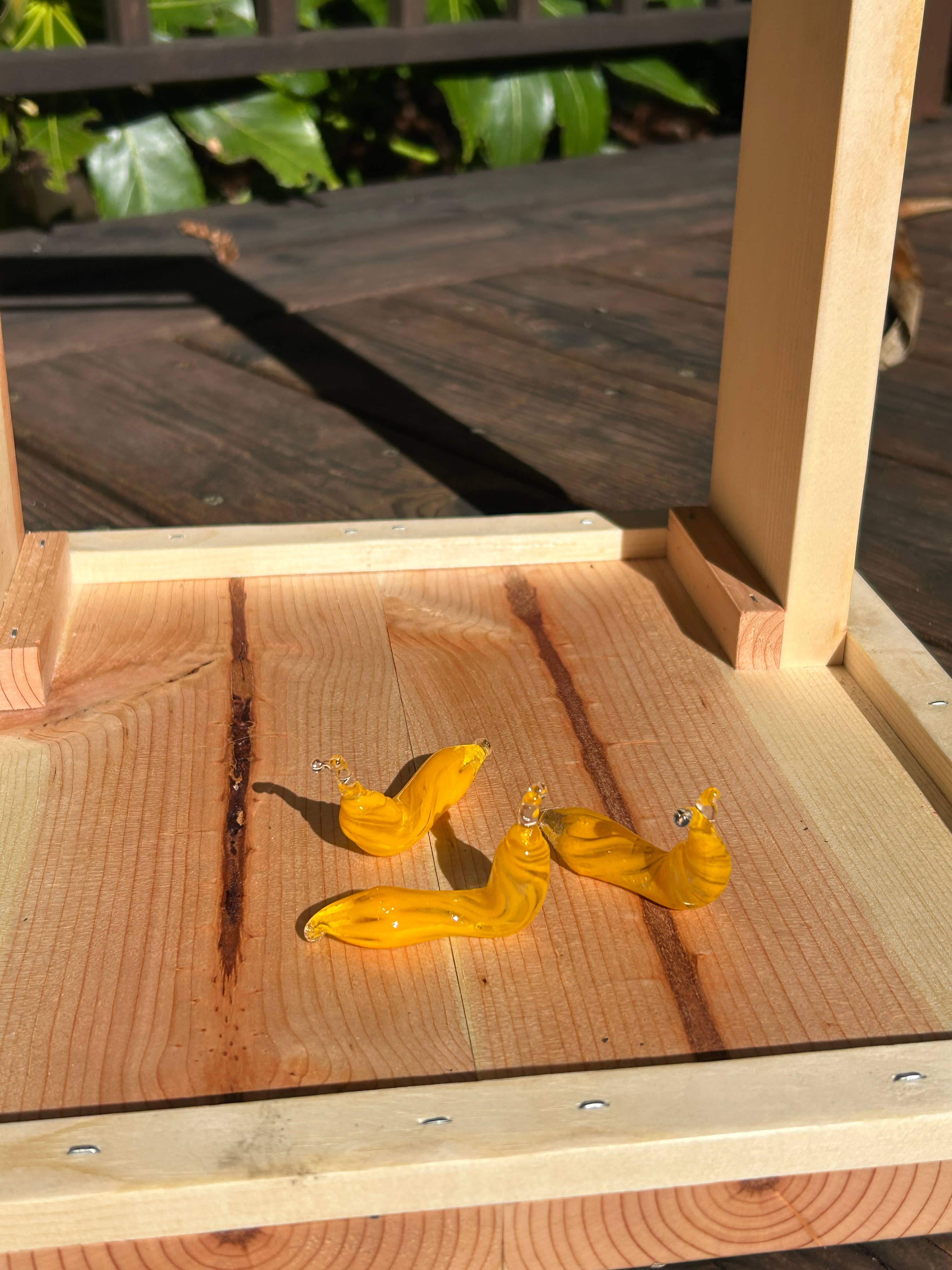 Terrapin Glass Gardens - Vente Figurine décorative - Baby Banana Slug sculpté à la main en verre massif