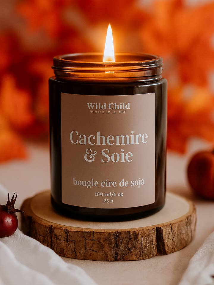 “Cashmere & Silk” - Natural scented candle - 25h for wholesale by WILD CHILD Bougies & Co