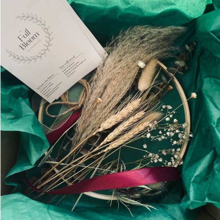 In Full Bloom – wholesale DIY craft kit – Dried flower wreath making kits