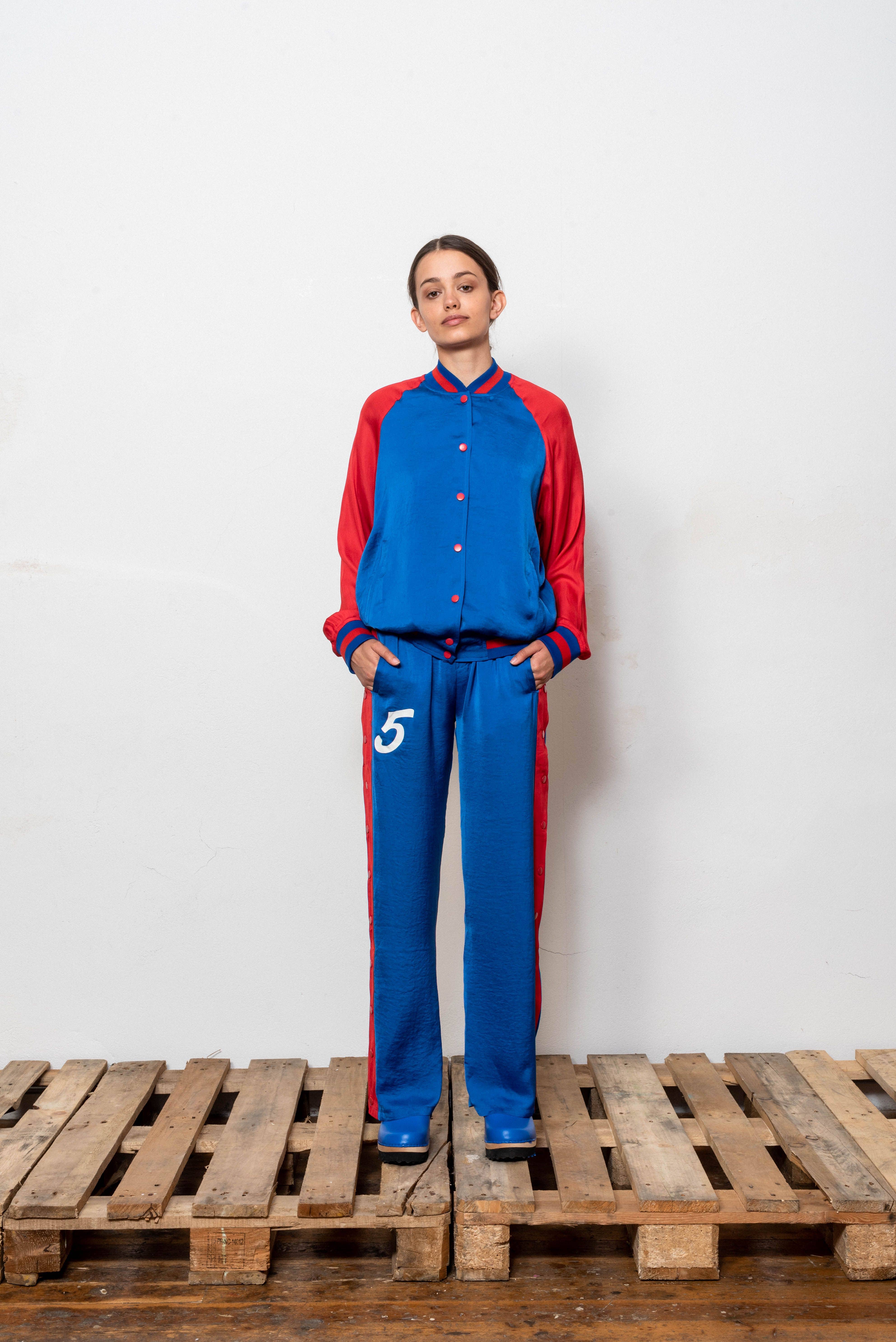 5 PREVIEW – Großhandel Hose – Damen – Satin-Trainingshose0