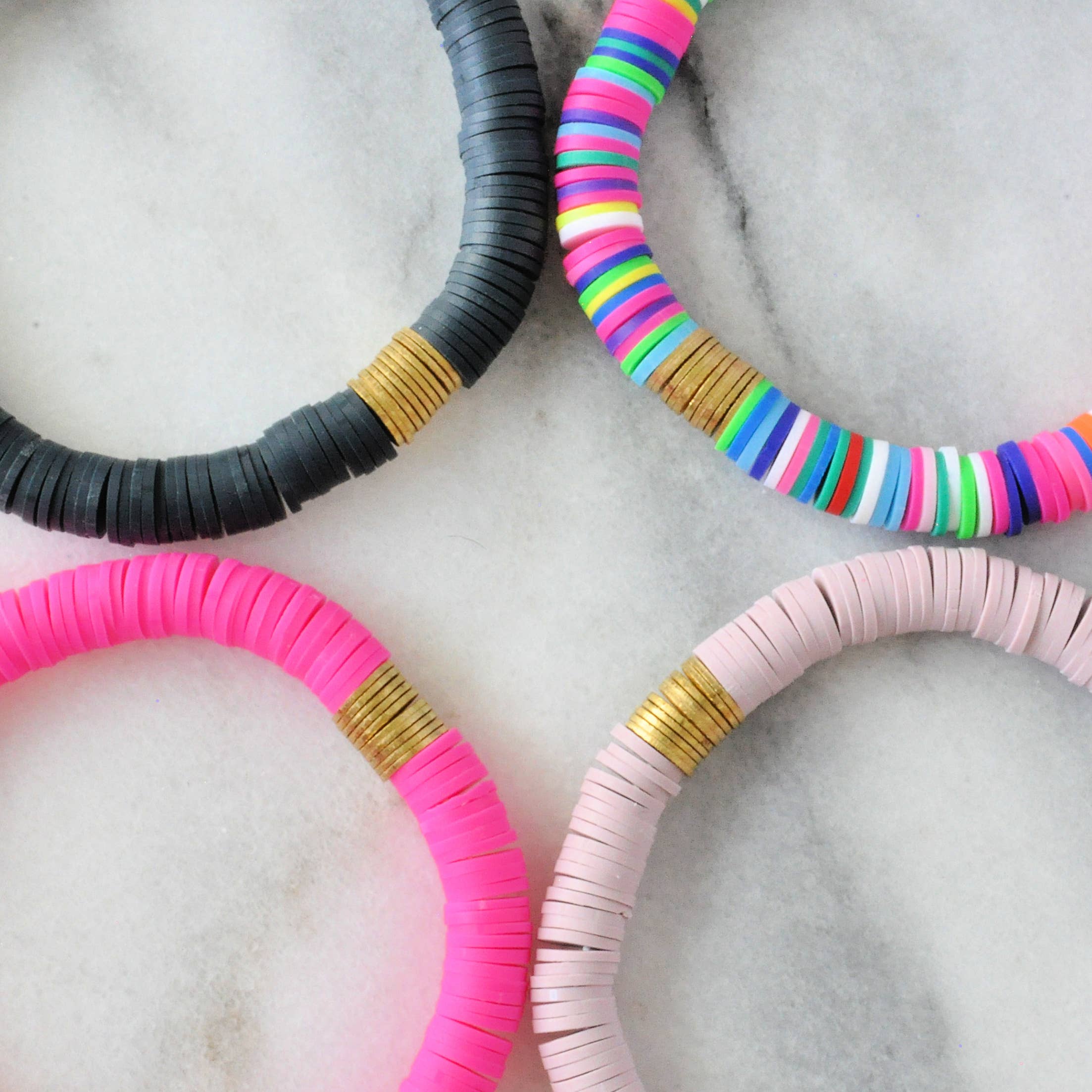 Libby & Smee – Großhandel Perlenarmband – Heishi Stretch Armbänder2