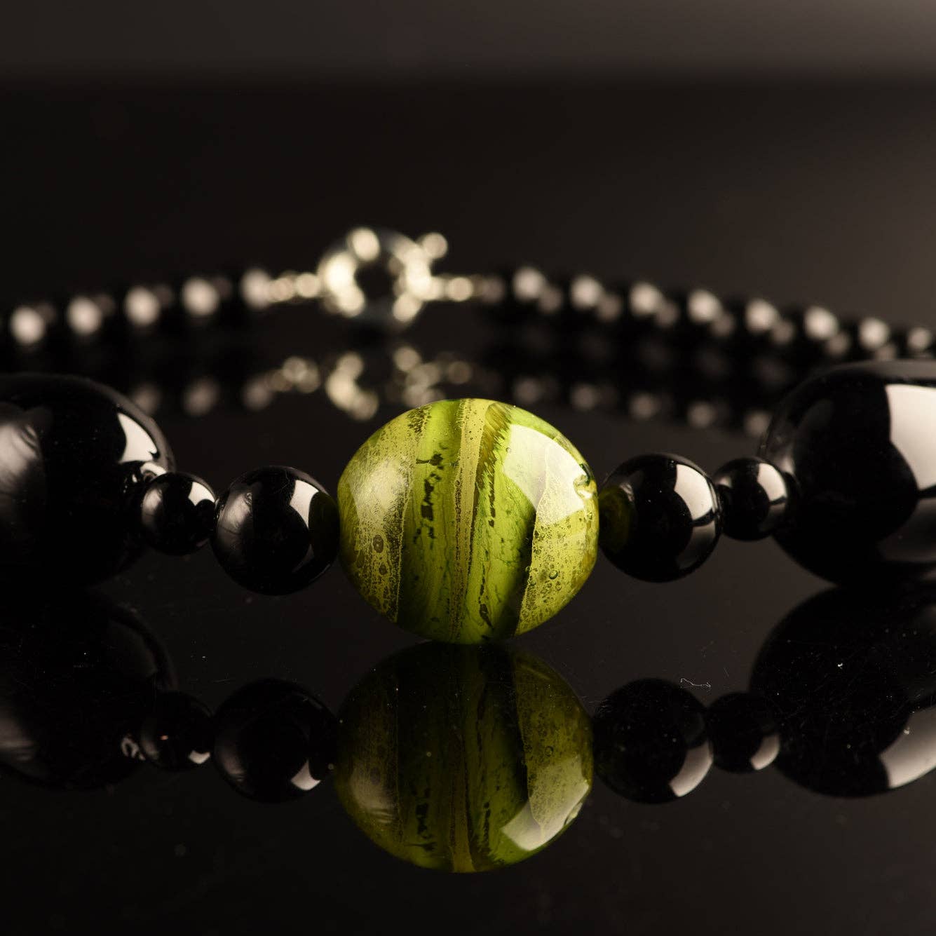 Mazzega Art & Design - Wholesale Beaded/Pearl Necklace - Desdemona Necklace in Murano Glass: Luxurious jewel with a colored submerged central pearl and large black blown pearls. Length approximately 47 cm.11