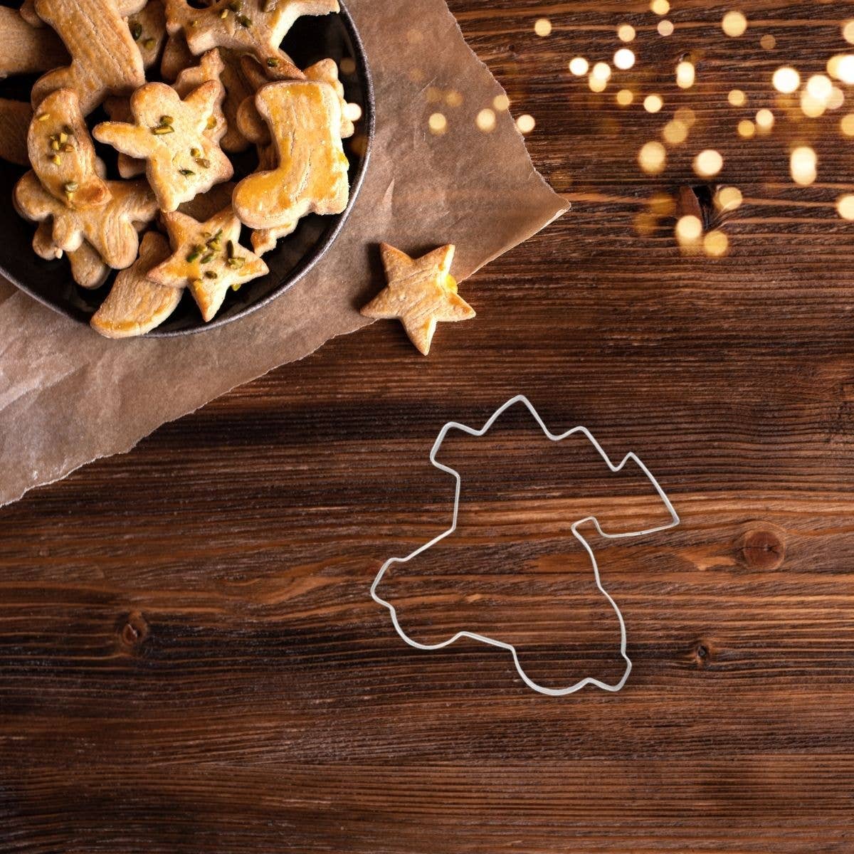 Zenker - Wholesale Christmas Decoration - Christmas tree cookie cutter lying on a Zenker car2