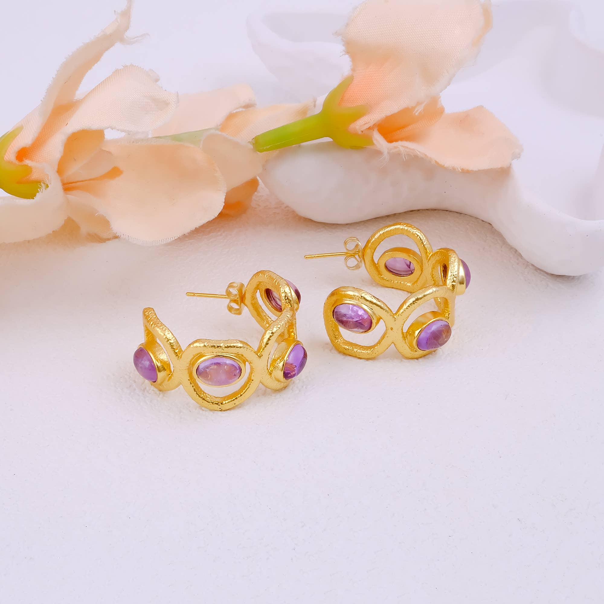 El Joyero – wholesale Solitärörhängen – Ametist Statement Creolörhänge Handgjorda Guldpläterade Stift