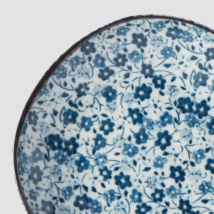 Made In Japan Tableware - Wholesale Dinner Plate - Blue Daisy uneven plate 12cm