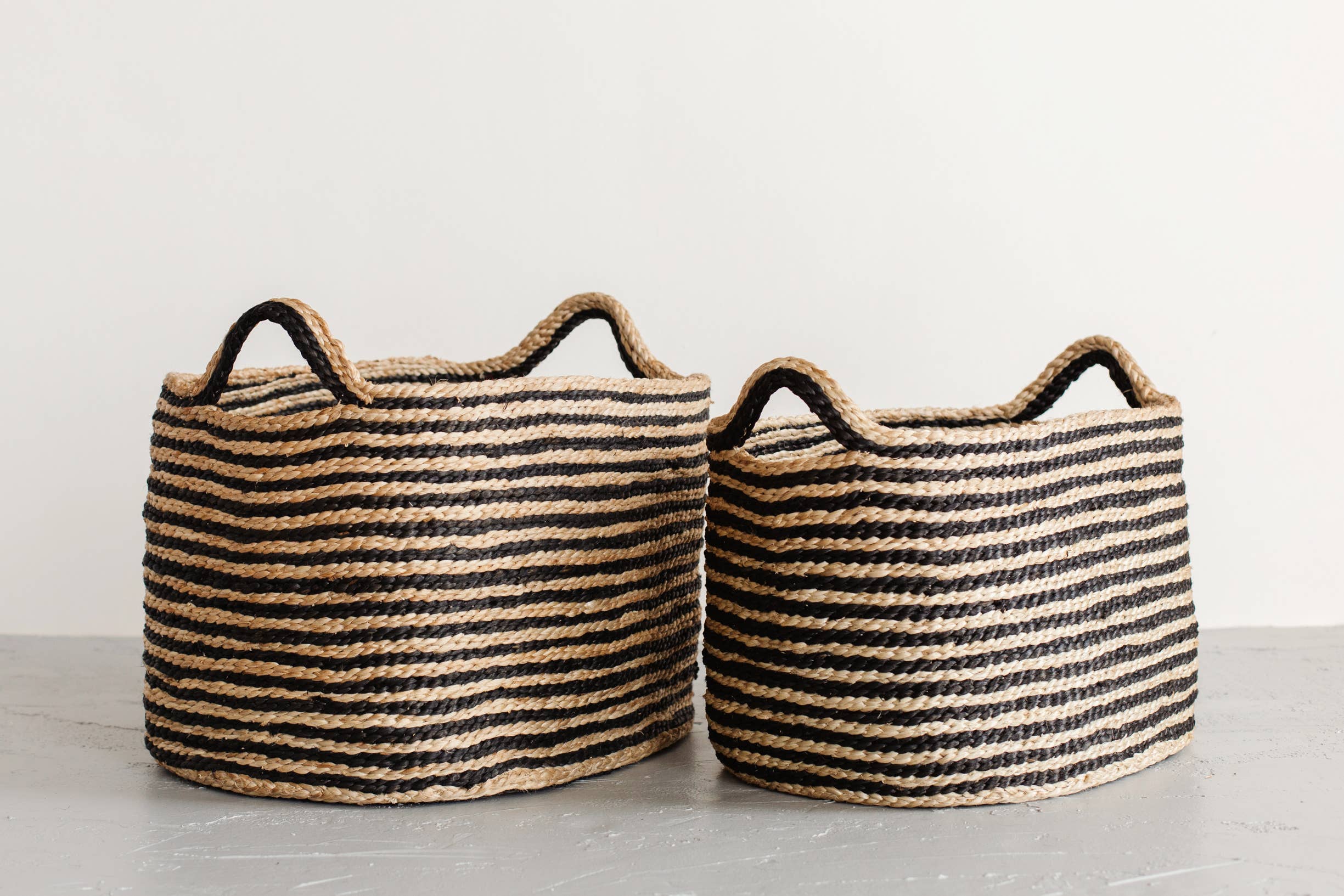 Will & Atlas - Vendita all'ingrosso Cestini - Cesto ovale in juta a righe con manico7