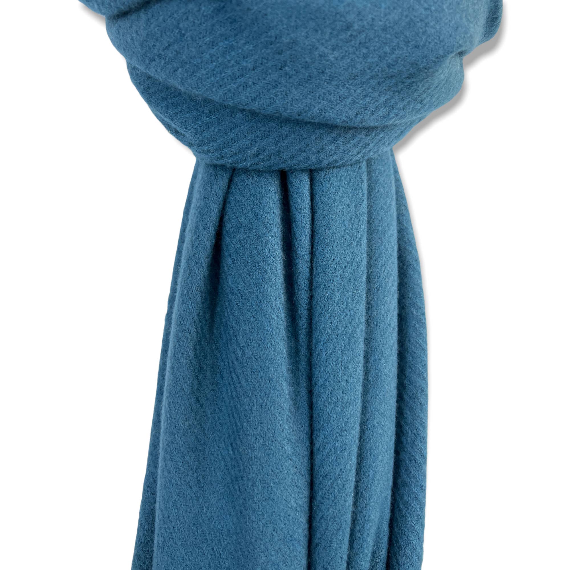 London Scarves – wholesale Scarf – Women's – Plain cashmere mix ribbed winter scarf with tassel17