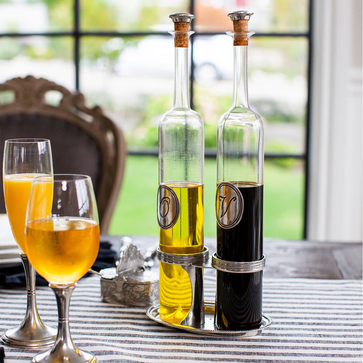 Arte Italica & Crown Linen Designs – Großhandel Öl-/Essigspender – Tavola Tall Öl und Essig mit Caddy2