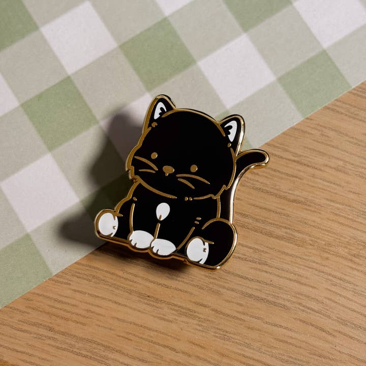 izzoo – wholesale Lapel pin/button – Tuxedo Cat Enamel Pin3