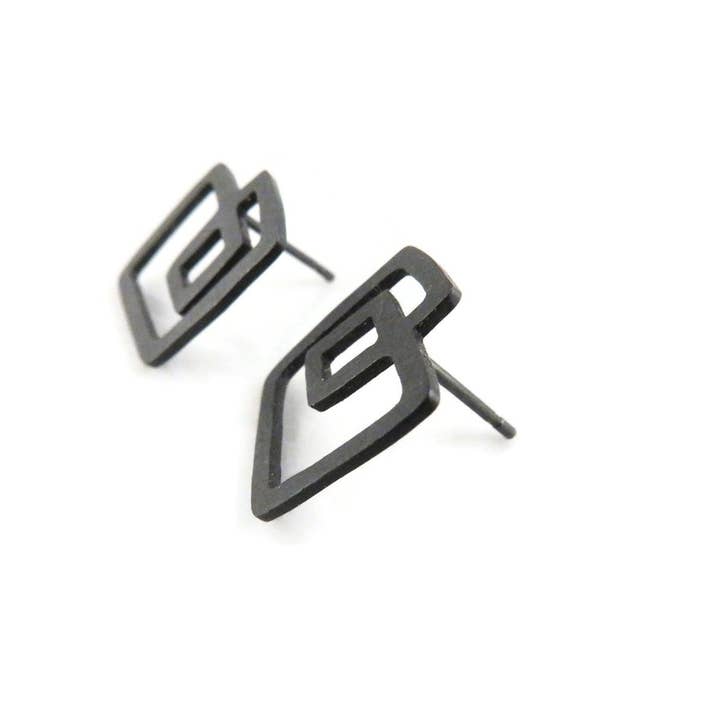 Kimya Joyas – Brincos de pino por atacado – Brincos de Prata Oxidada com Design Abstrato2