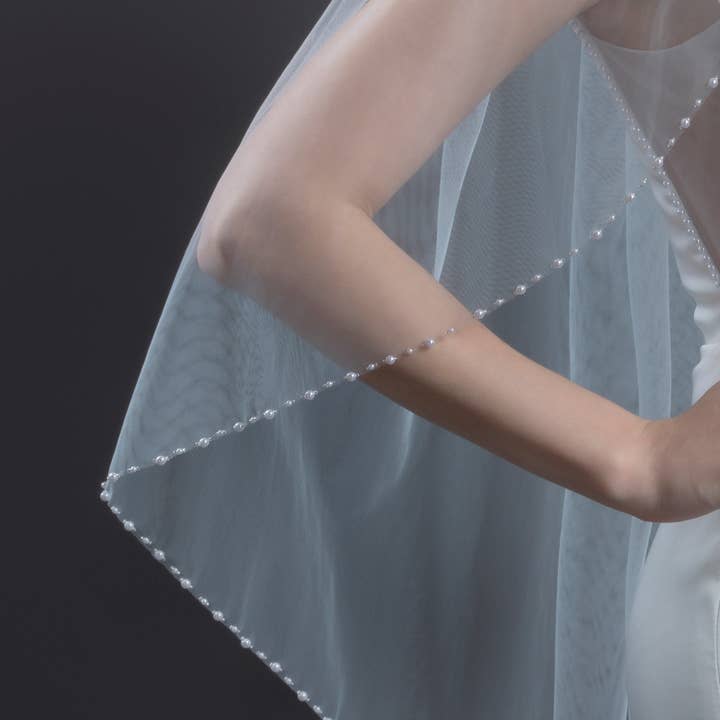 FS6259 Pearl Crystal Beaded Edge Bridal Veil 36" for wholesale by Farinosa Bridal