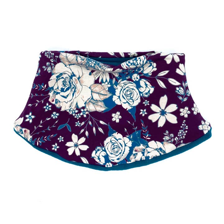 Cache-cou pour adulte, fait main, floral, violet pour la vente par Nina's Flying Needle
