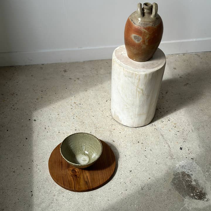 Office Objets - Wholesale Cutting Board - Monoxyle circular teak cutting board with perforations D:3062