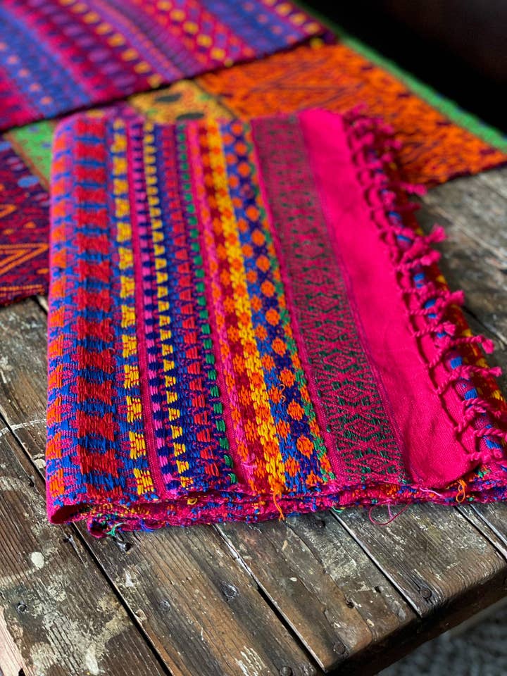 Corredores de mesa de tecido à mão guatemaltecos - Fuchsias por atacado de GUATEARTISAN