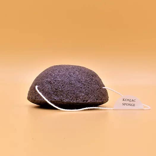 Moonie Eco Friendly Products – wholesale Bath pouf/sponge – Charcoal Facial Konjac Sponge2