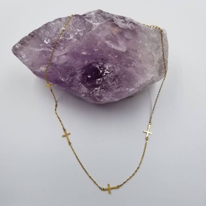 Collier Dainty en or Croix pour la vente par magnolia jewelry