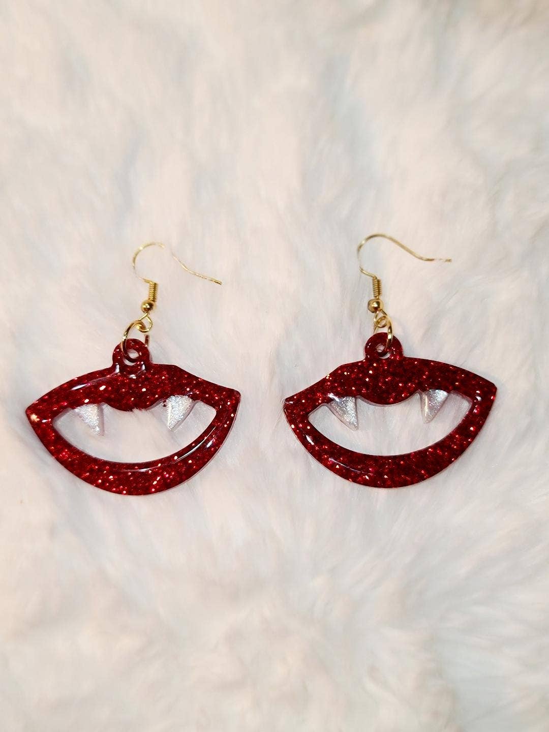 BabyGirl Creations - Wholesale Dangle Earrings - Halloween Vampire Fang Earrings With Red Lips Resin