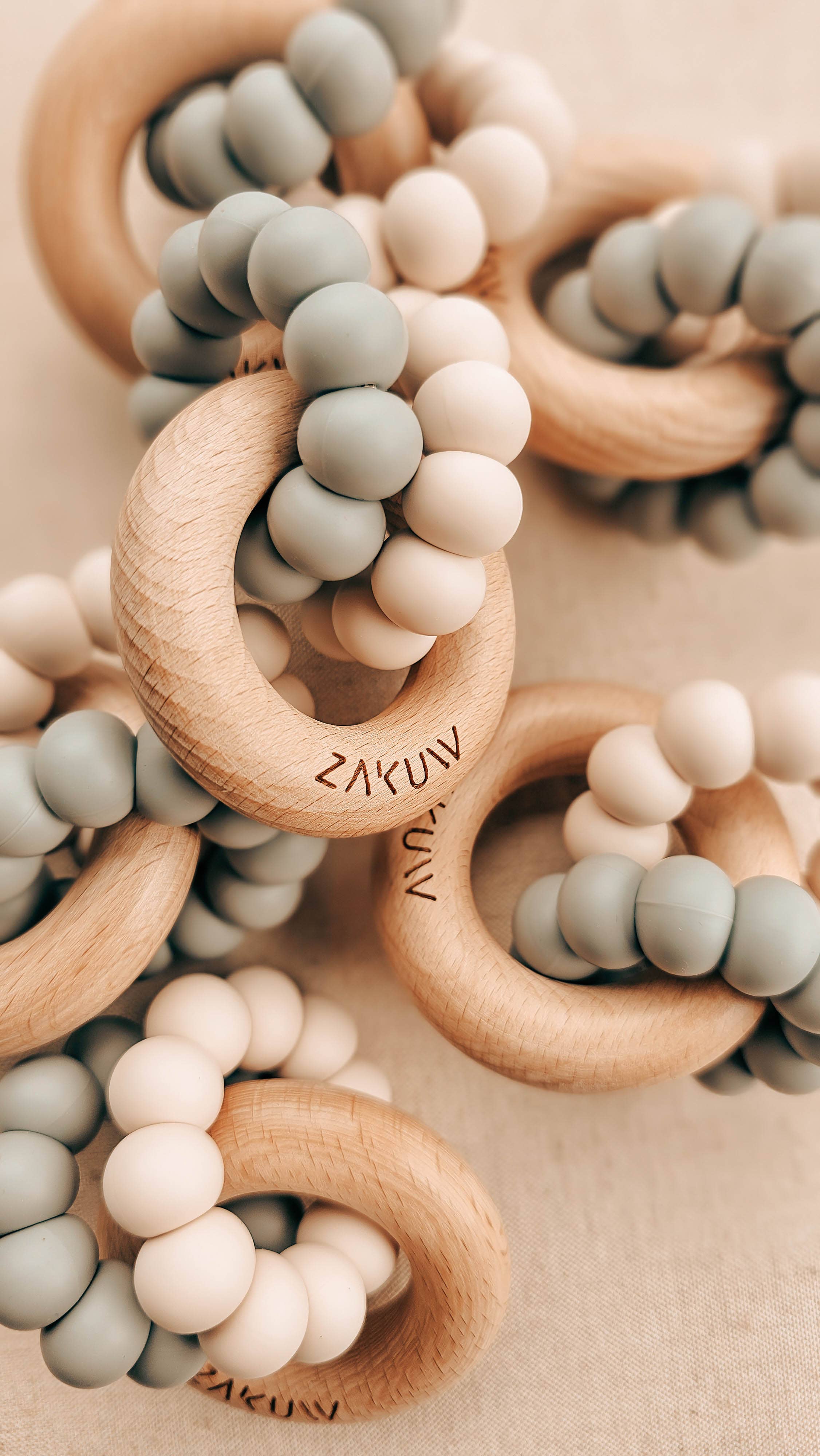 Zakuw - Vente Anneau de dentition sans clip – bébé - Anneau de dentition Sedna - bois & silicone5