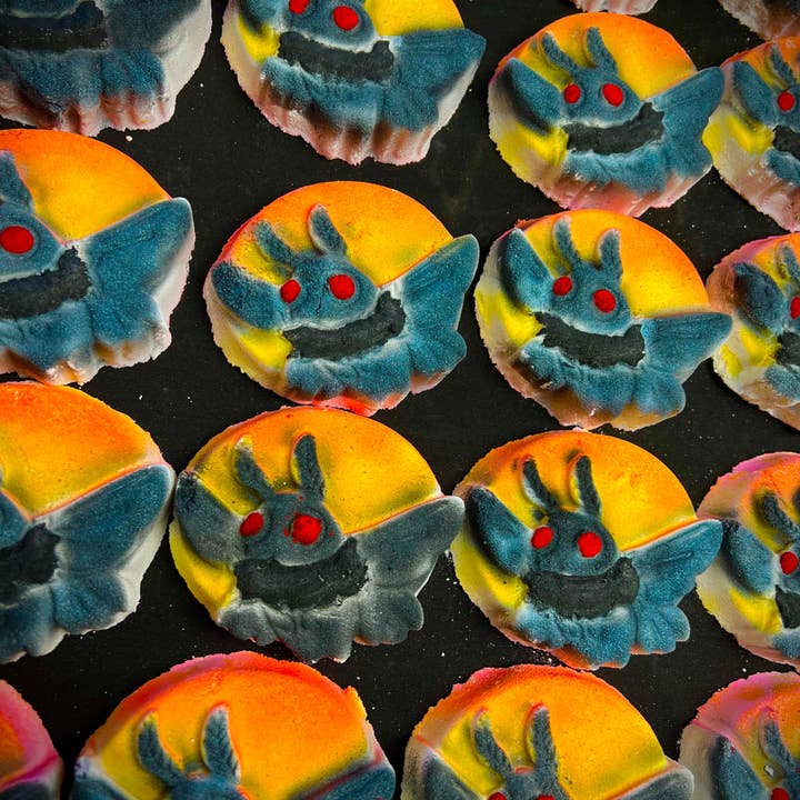 Man on the Moon Mystics - Wholesale Bath Bomb/Fizz - Moth Man Bath Bomb1